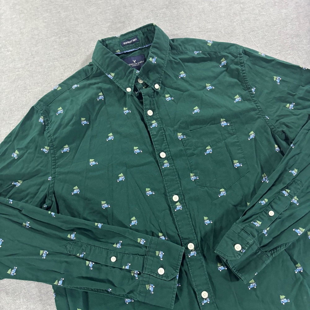 American Eagle Mens Medium Green Christmas Tree Truck Button Down Shirt Holiday